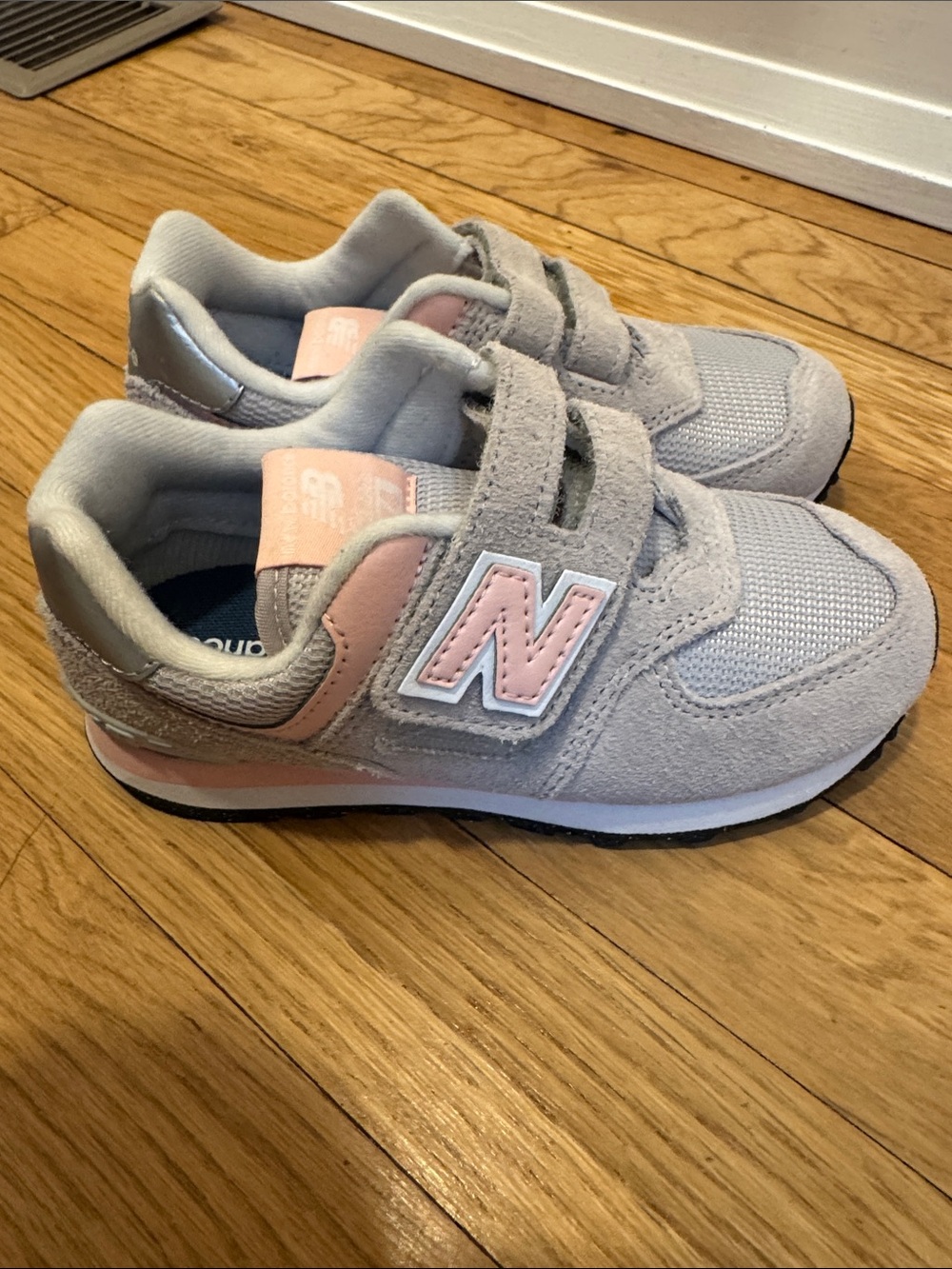 New Balance Kids Classic 574 Hook-and-Loop Sneakers in Gray and Pink 10.5